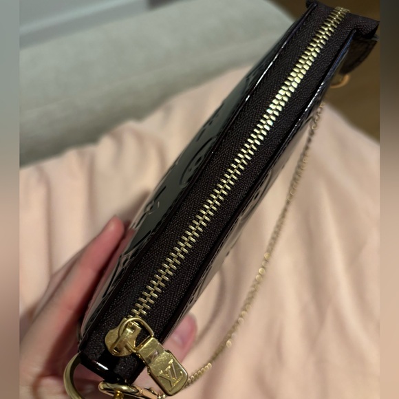 Louis Vuitton Mini Pochette - Picture 4 of 14